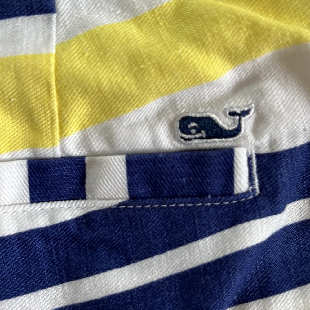 5” Vineyard Vines shorts - Picture 4 of 5